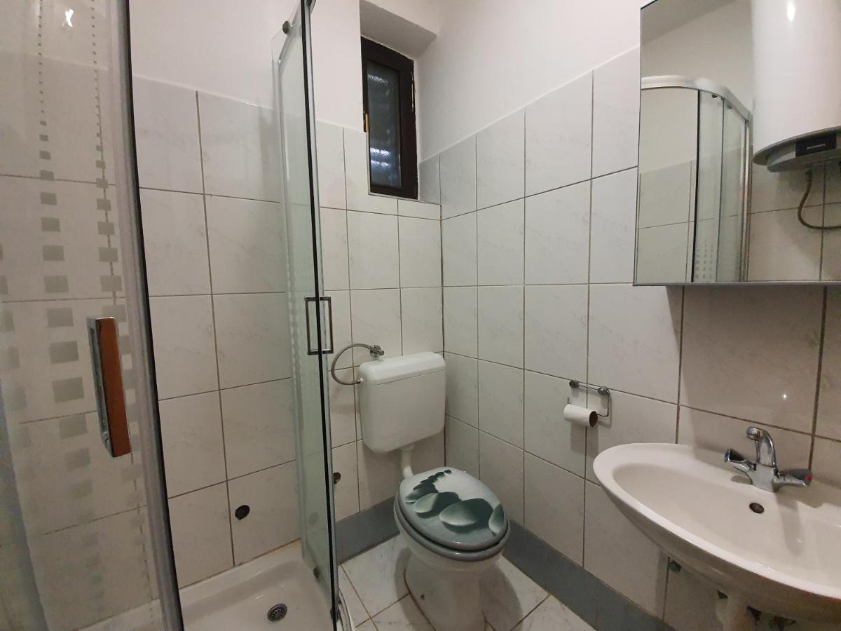 Apartmani Bellevue Vir Εξωτερικό φωτογραφία