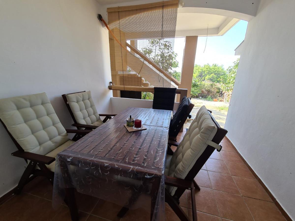 Apartmani Bellevue Vir Εξωτερικό φωτογραφία