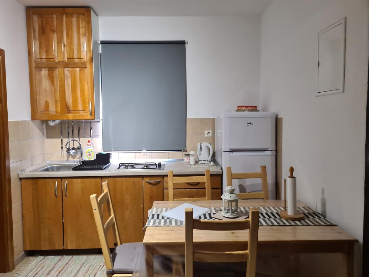 Apartmani Bellevue Vir Εξωτερικό φωτογραφία