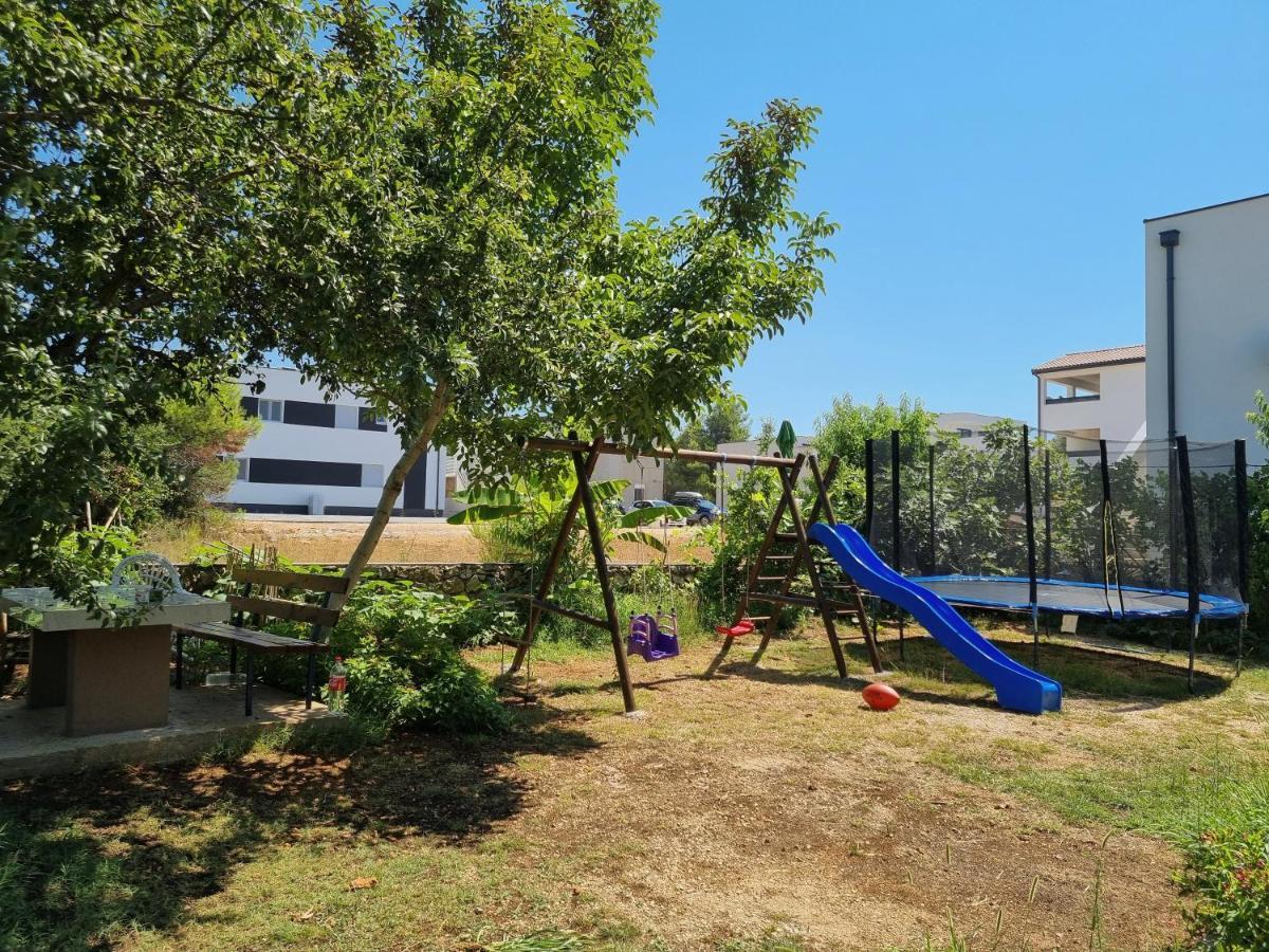 Apartmani Bellevue Vir Εξωτερικό φωτογραφία